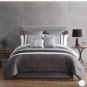 Hallmart grey 5pc bedding set - grey/white KING